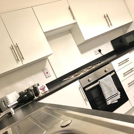 Central Spacious 2 Bedroom By Union Square Free Parking Aberdeen Exteriör bild