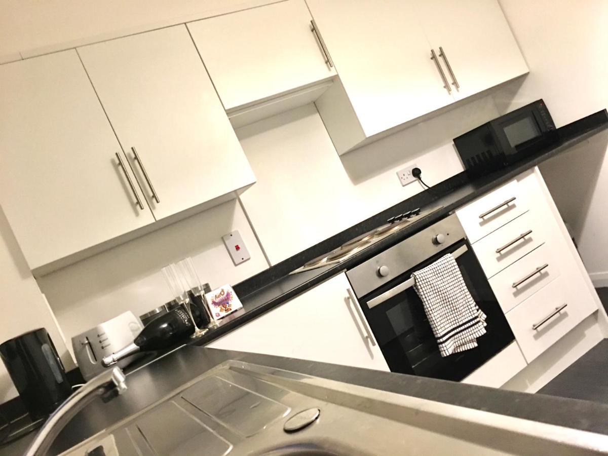 Central Spacious 2 Bedroom By Union Square Free Parking Aberdeen Exteriör bild